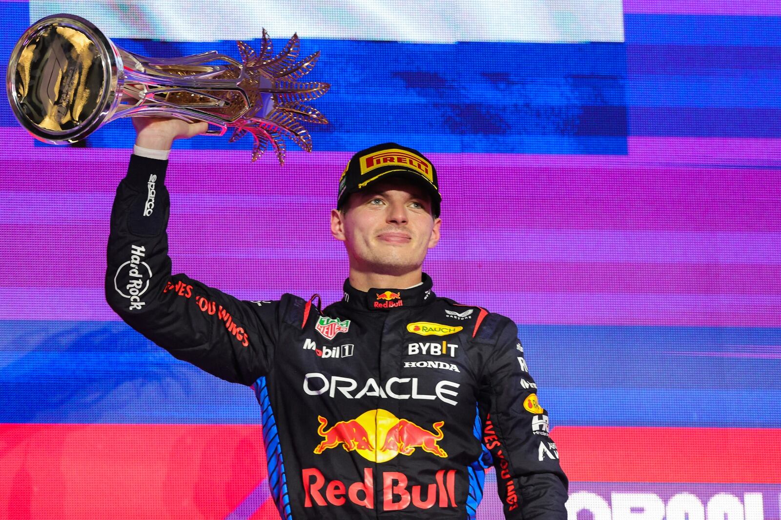 El imparable Verstappen sacó un segundo doblete en igual número de carreras