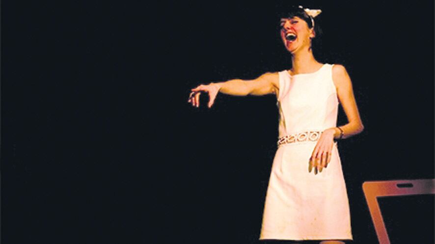 Claudia, la mujer que se casa llega desde Montevideo.