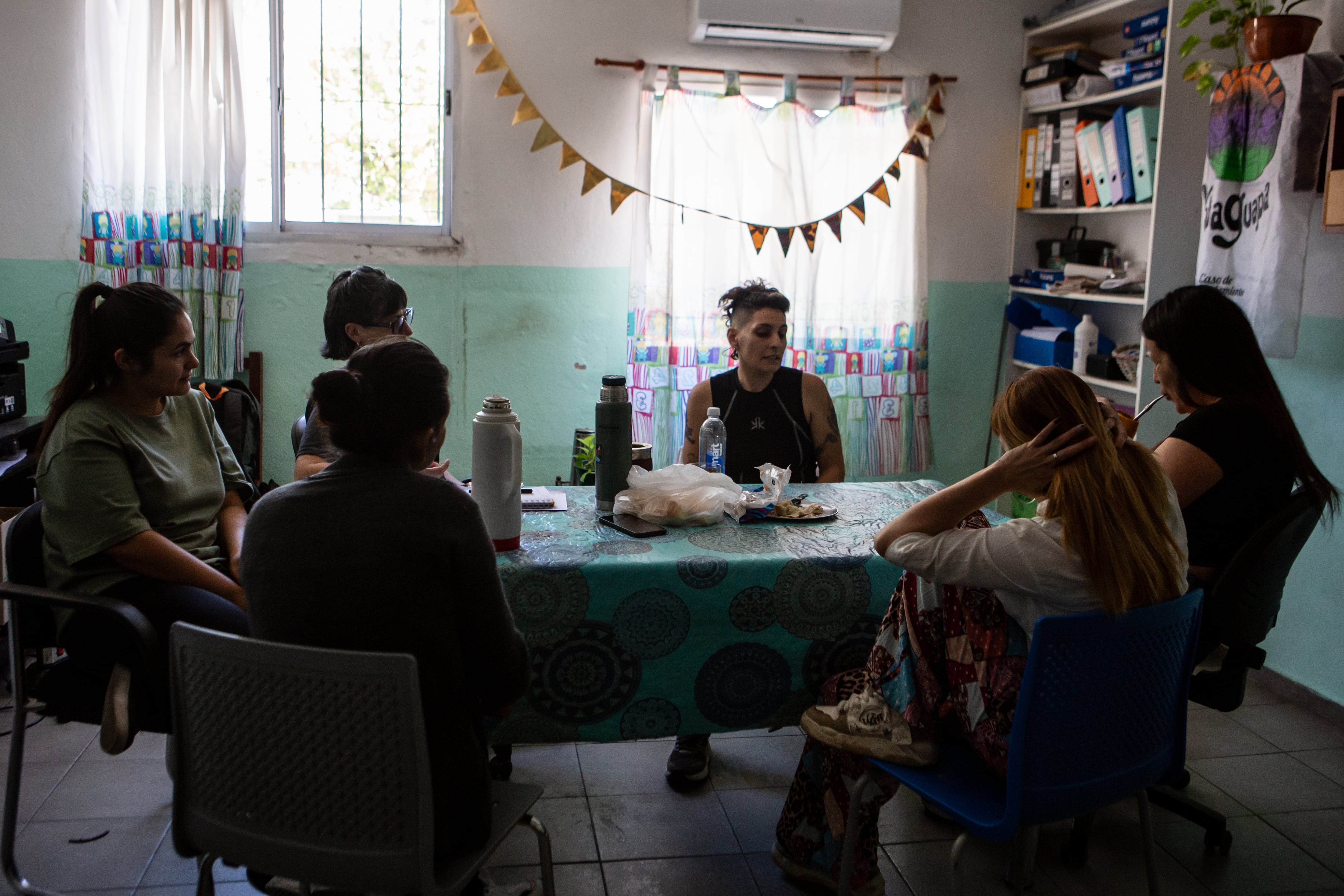 Por el CAAC kuña Guapa pasan pibas que buscan construir una alternativa de vida digna.