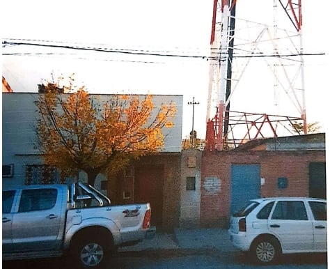 Las antenas, en estructuras montadas próximas a las viviendas. 