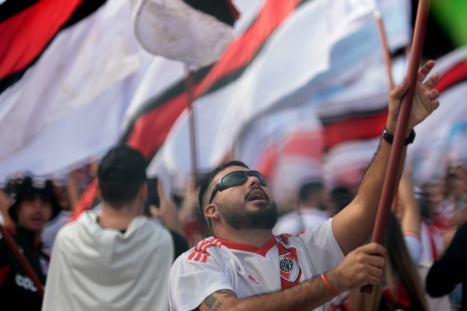 La gente de River hizo explotar el estadio Monumental