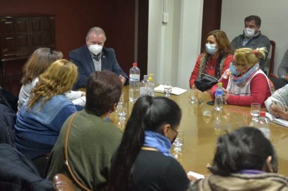 El vicegobernador Marocco se reunió anoche con la docencia. 
