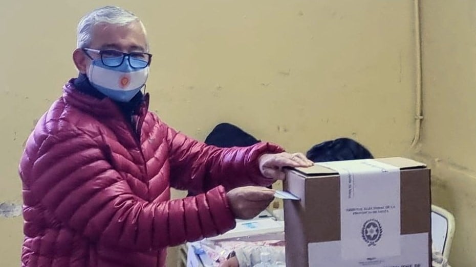 Martín Grande, muy temprano, fue el primer candidato en votar