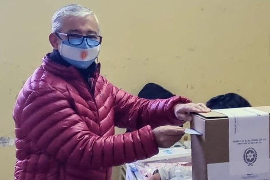 Martín Grande, muy temprano, fue el primer candidato en votar