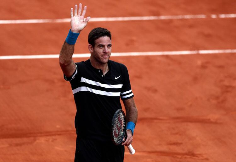 Del Potro saluda tras derrotar a Ramos.