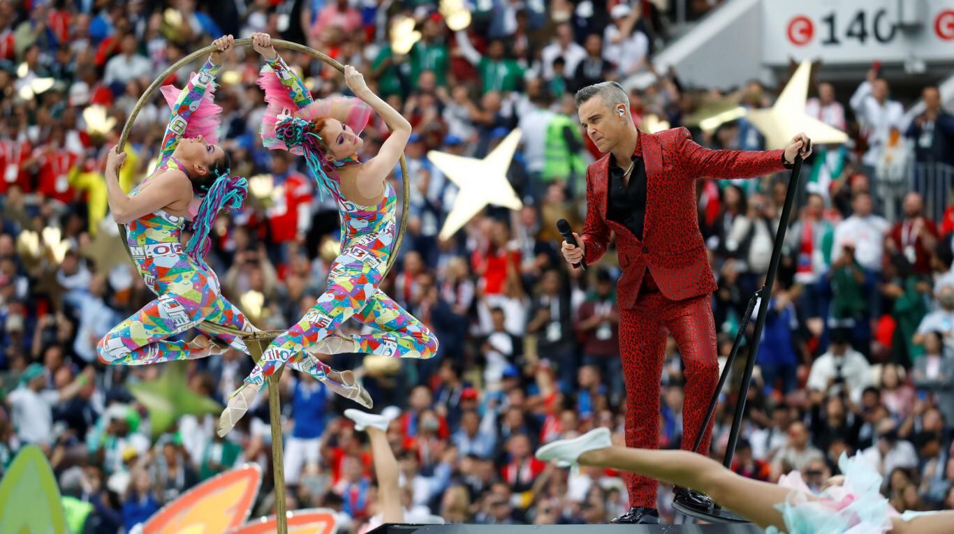 Luego de tocar en la apertura del Mundial, Robbie Williams quedó acomodado en la primera jornada del Personal Fest.