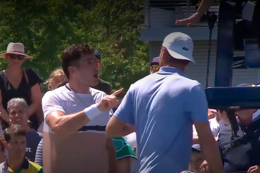 El cruce de Gómez y Grenier al final del segundo set