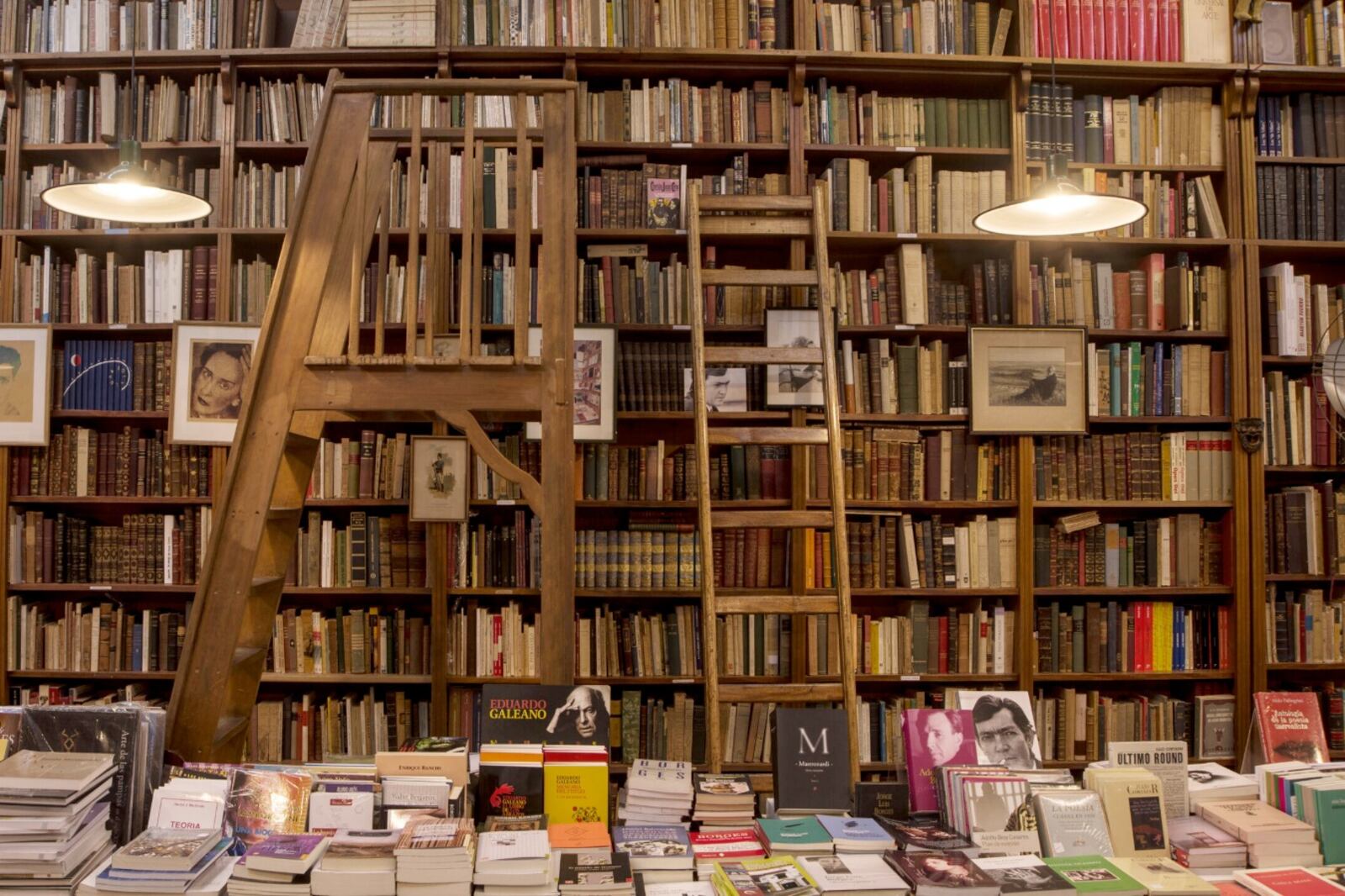 La tradicional librería Alberto Casares estará entre los expositores.