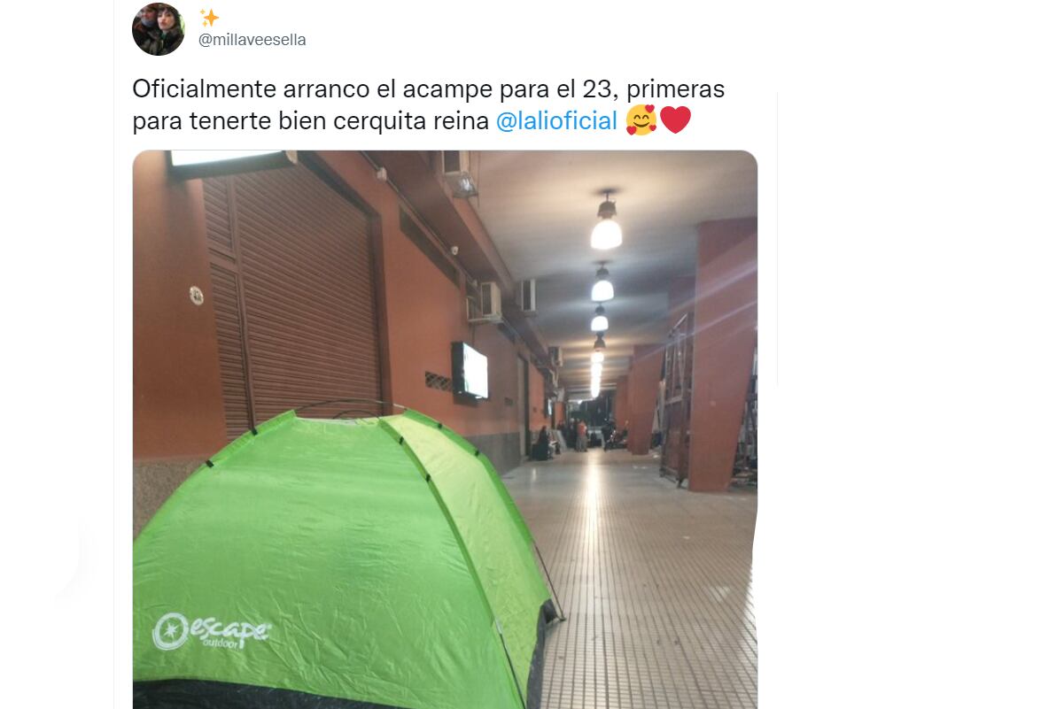 Carpa armada. Si bien el primer show de la gira será el 23 de junio, los fans ya montaron guardia en el Estadio Luna Park. Imagen: Twitter