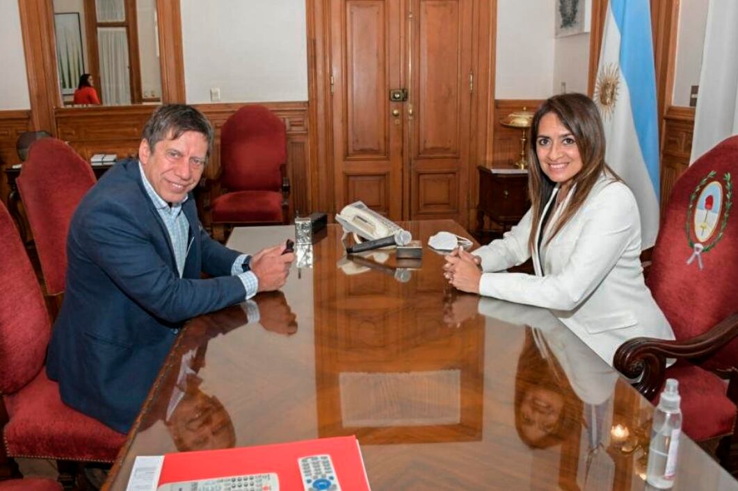 Sandra Orquera junto a su cuñado, Ricardo Bussi.
