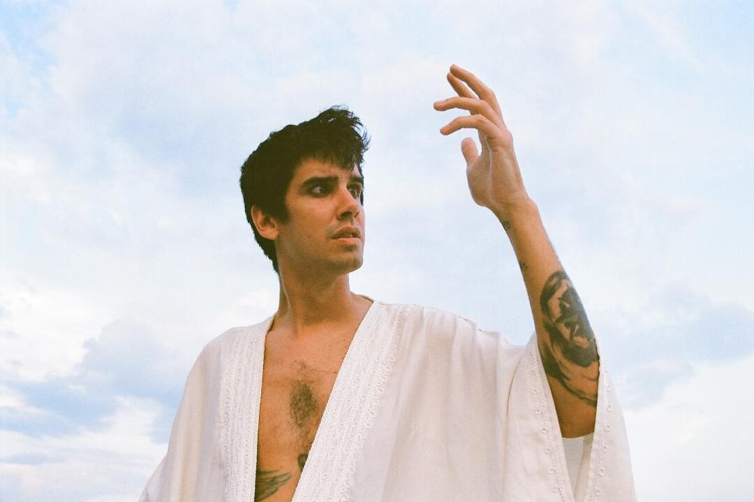 Tall Juan, nombre artístico de Juan Cruz Zaballa, ex bajista de Fantasmagoria y María Eva Albistur.