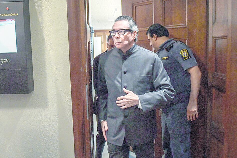 Arnault es un fabulador que decía ser fotógrafo profesional y dramaturgo, pero era electricista.