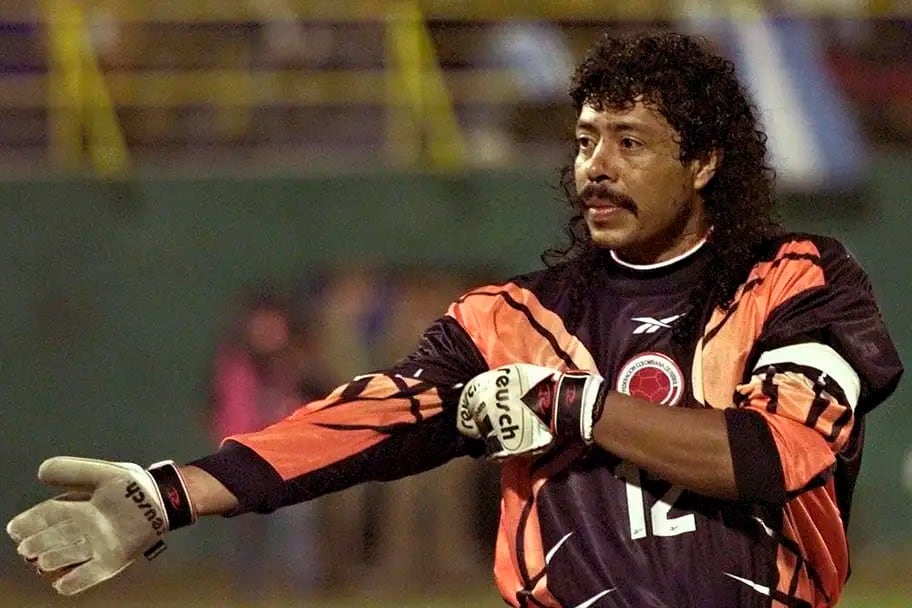 René Higuita le cambió la manera de pararse en el arco a una generación de porteros 
