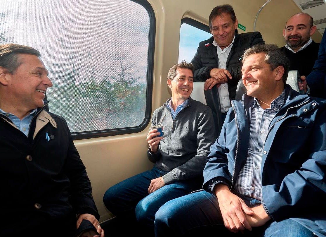 Massa, De Pedro y Giuliano, durante la inauguración del tren turístico en Mercedes.