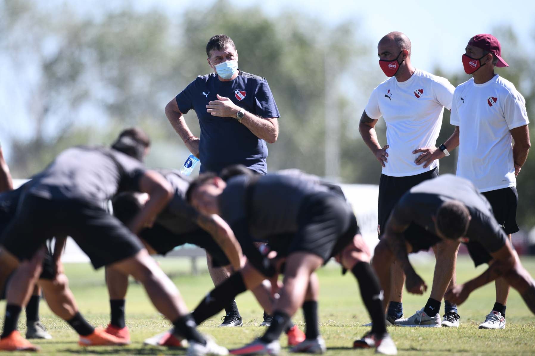 Falcioni comanda la práctica en Independiente.