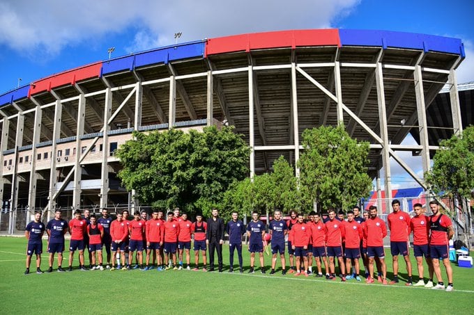 Mariano Soso, junto a Marcelo Tinelli y todo el plantel, en el inicio de su ciclo en San Lorenzo.