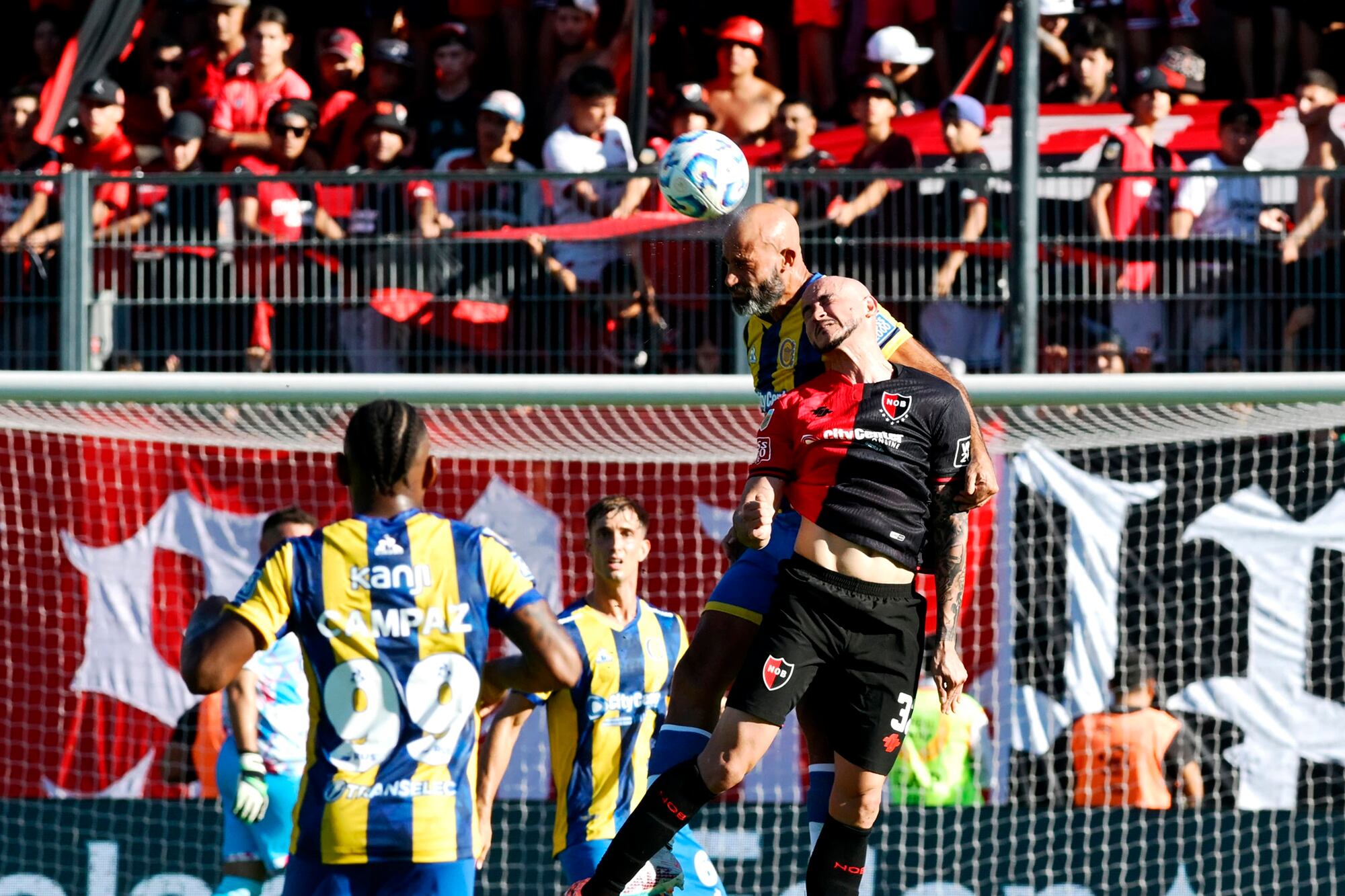 Los dos pelados -González y Quintana- en el anterior clásico.