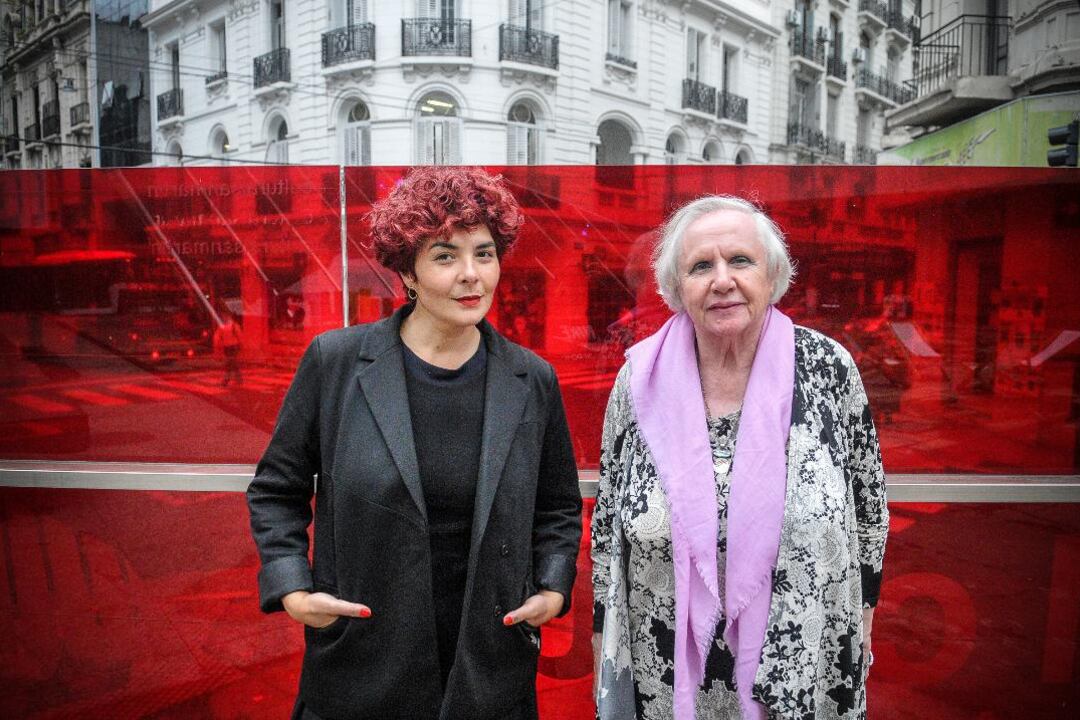 Jimena del Pozo Peñalva y Nina Brugo. La obra puede verse los miércoles y viernes a las 20.30 en Sarmiento 1551.