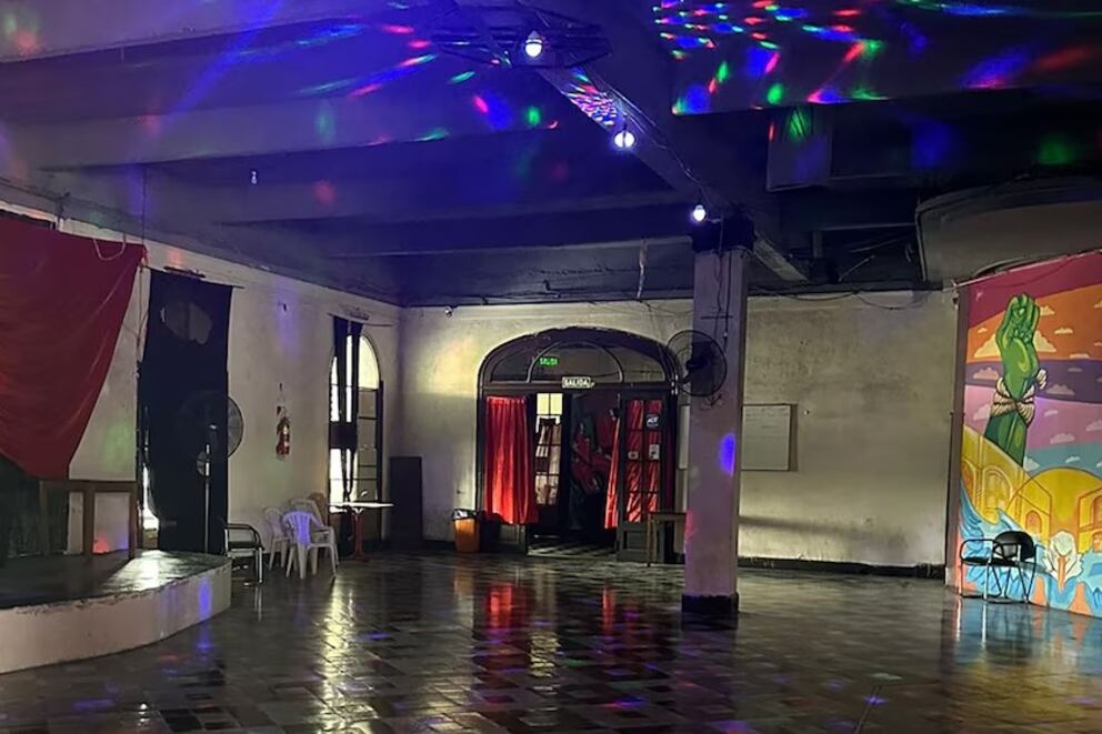 La foto de la "bailanta en la universidad" que difunció el Gobierno.