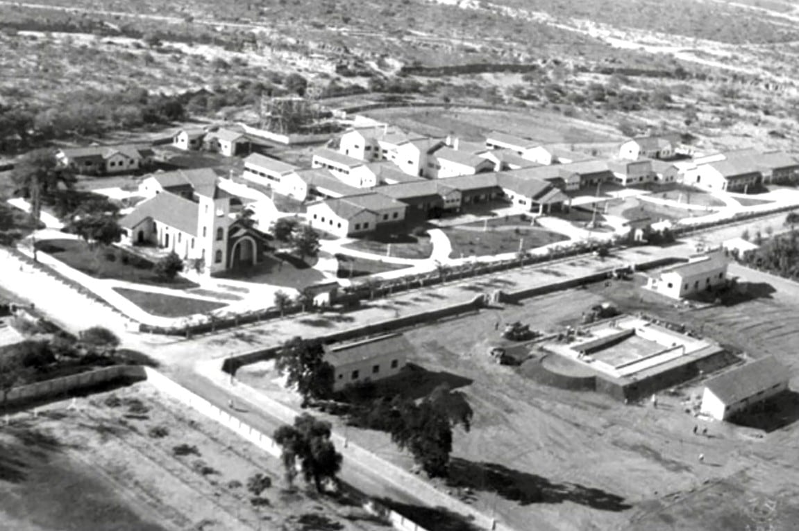El Hogar Escuela en construcción, obra que inauguró Evita en su visita a Catamarca.