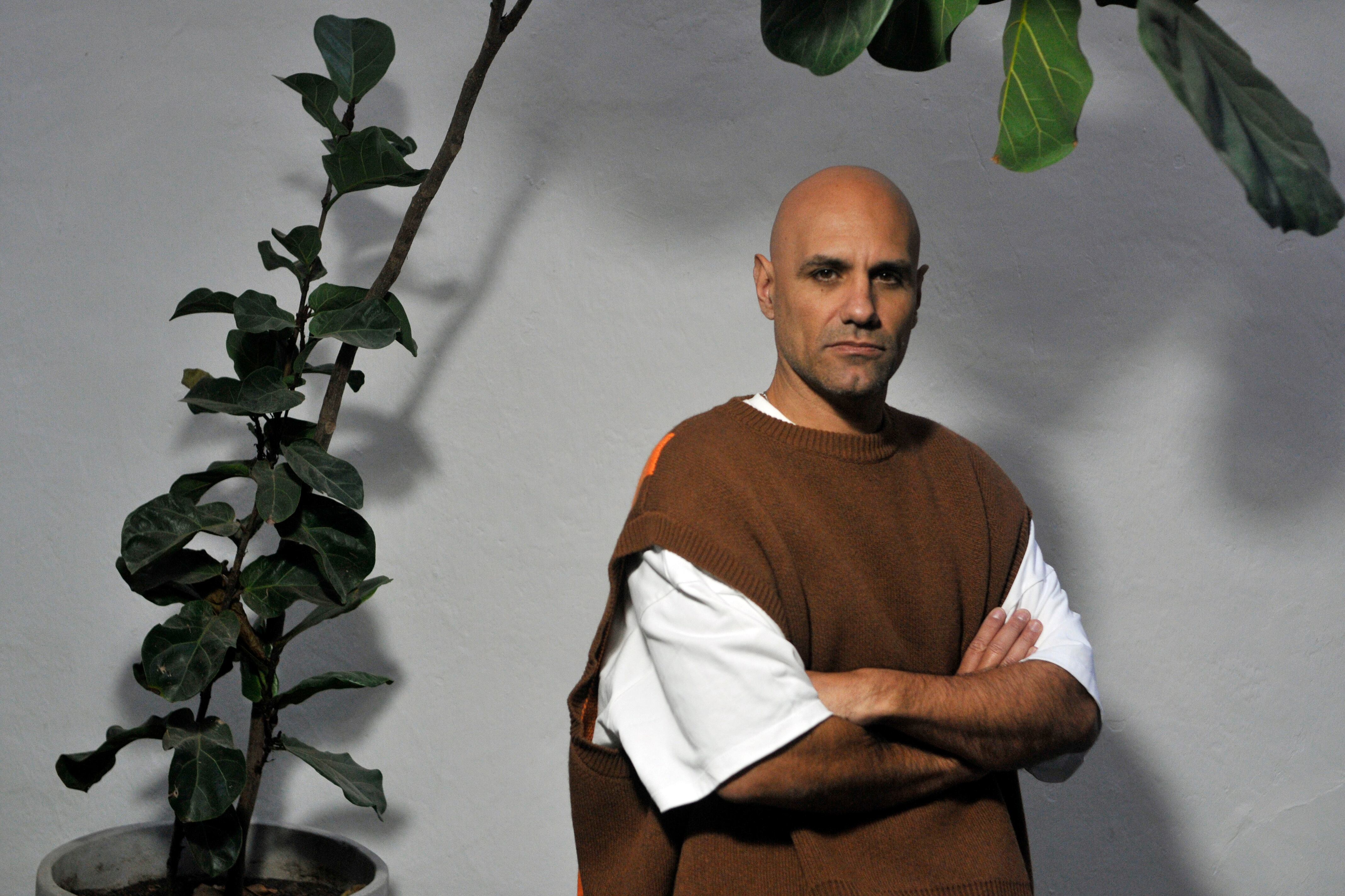 La película, dice, "escapa a esa lógica en la que literatura, cine y series suelen ubicar al personaje trans o travesti".