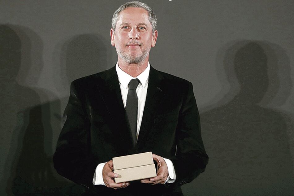 Martínez obtuvo el galardón que en 1987 premió a Juan José Saer. Está dotado con 18 mil euros.