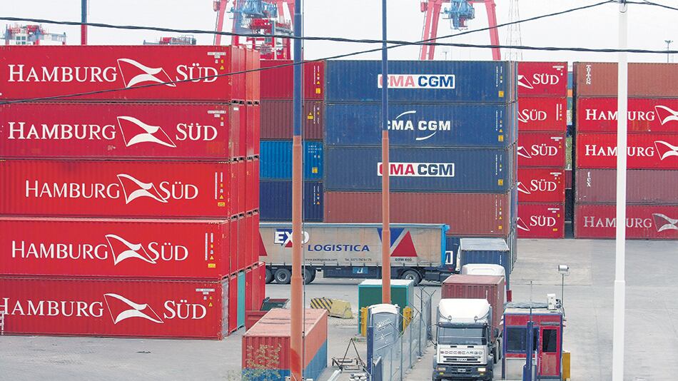 A la par de las negociaciones en Asunción, las centrales sindicales cuestionaron el tratado.