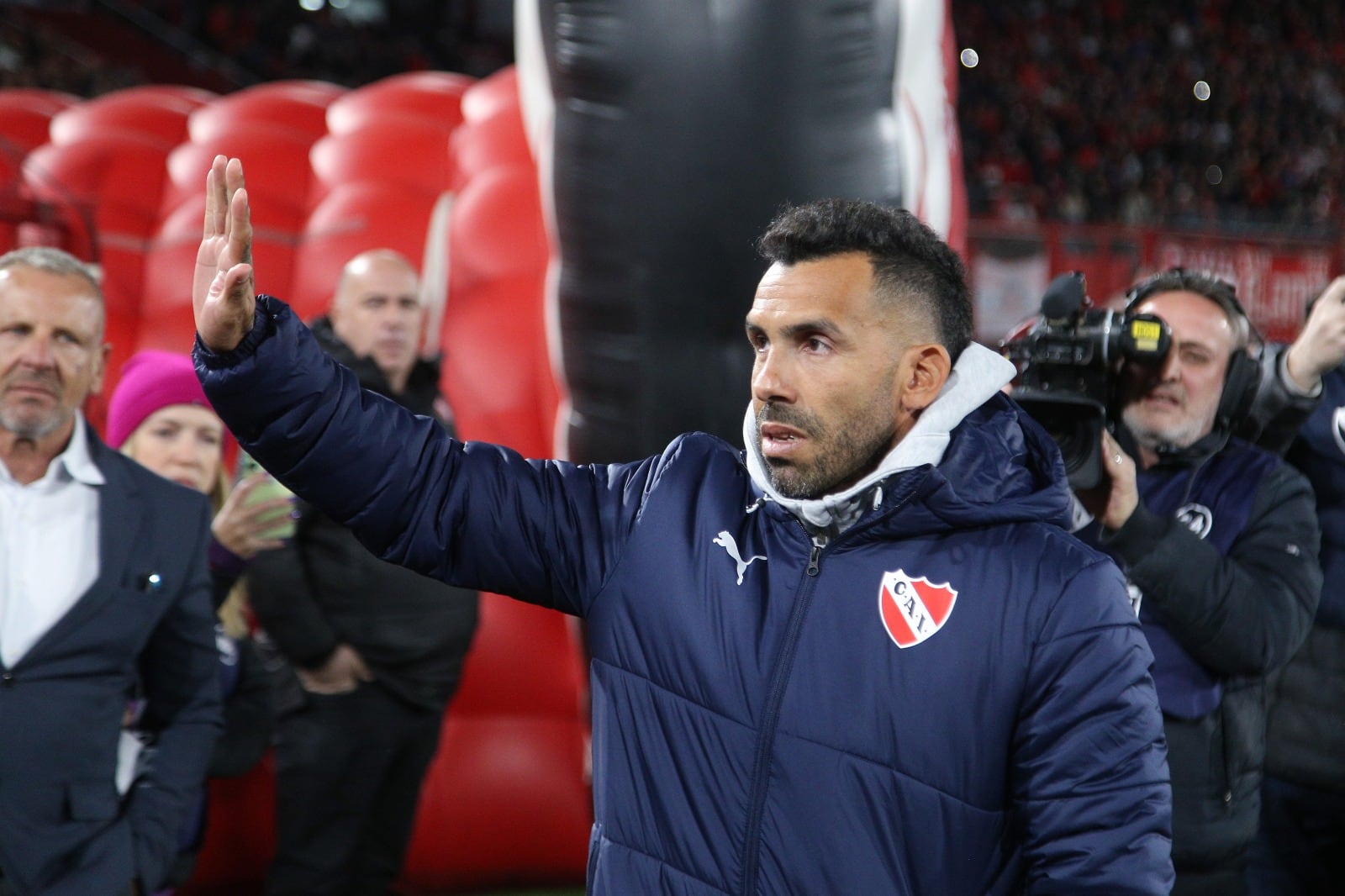 Tevez quiere recuperar al Rojo tras la caída ante River