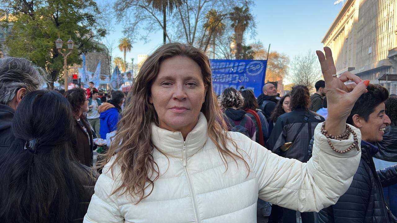 Gabriela Pedrali, diputada Nacional, en Plaza de Mayo. 
