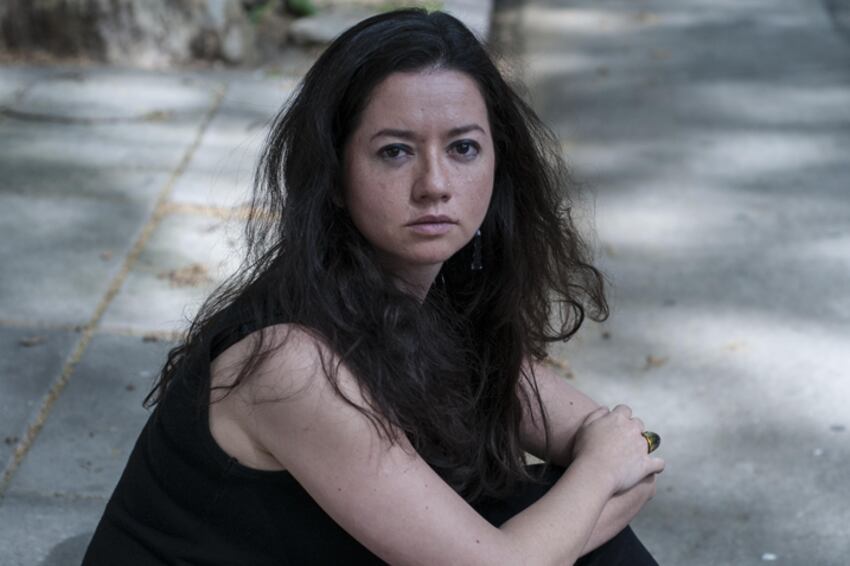 Rodríguez explora el extraño paisaje de la intimidad.