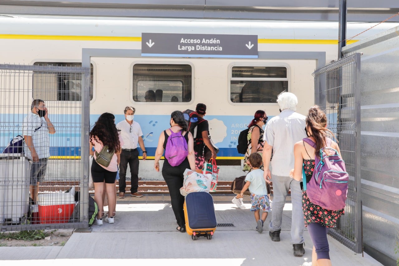 En pasajes de trenes de larga distancia, los jubilados pueden acceder a un 40% de descuento (Prensa Ministerio de Transporte).