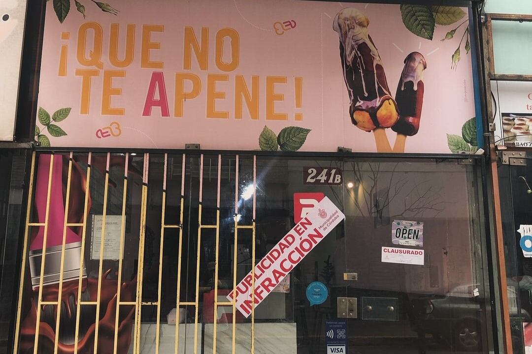 El frente del local clausurado. Instagram: VerGotas & Chochas.