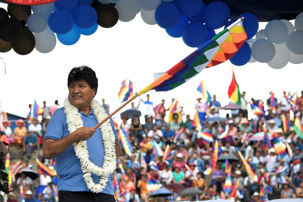 Evo Morales llama a defender al gobierno de Arce durante un acto en Cochabamba.