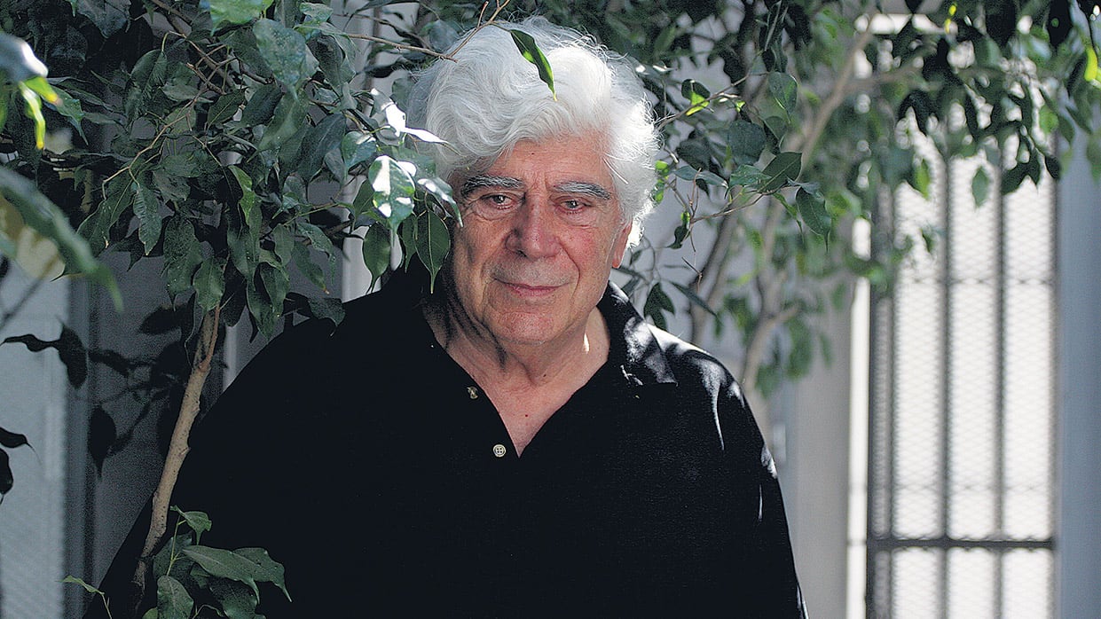 “Creo que la poesía es una verdadera desesperación por el sufrimiento social”, asegura Vicente Zito-Lema.