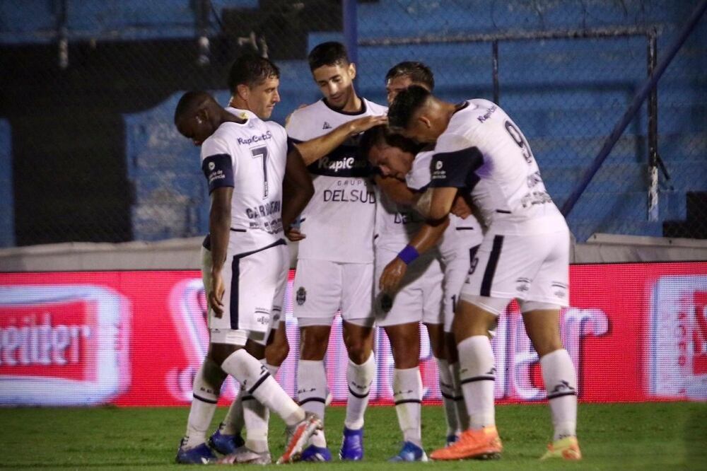 Gimnasia tendrá diez bajas por coronavirus para el encuentro de la próxima fecha ante Lanús.