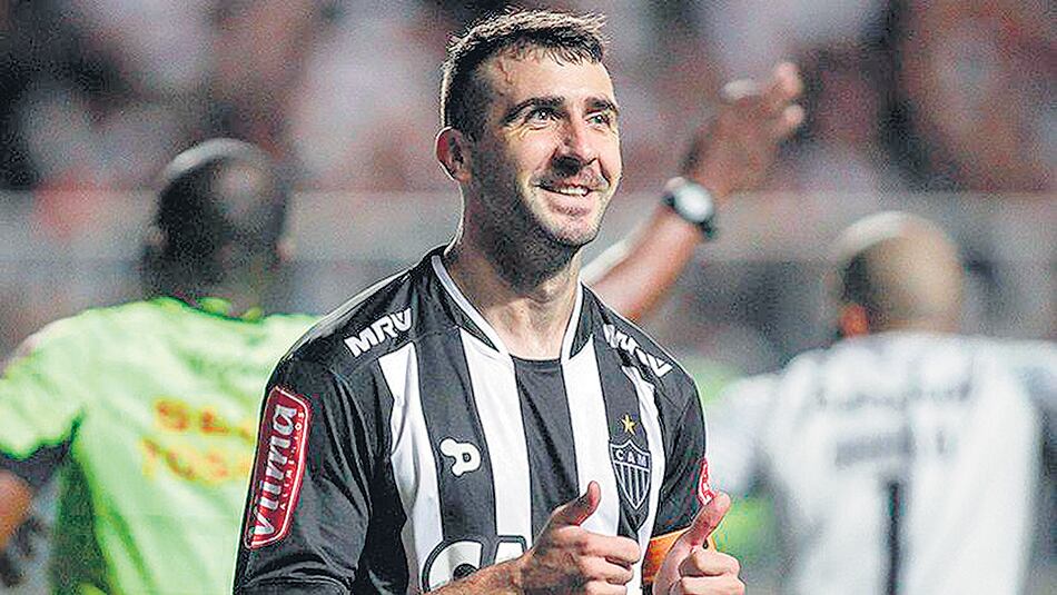 Lucas Pratto con la camiseta del Mineiro, el club que lo transfirió al San Pablo, actual dueño de su pase.