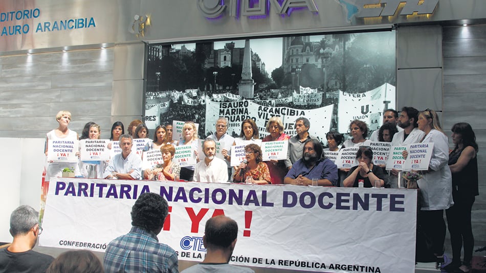 “El Gobierno pretende llevar a los maestros al conflicto sin convocar al diálogo”, advirtieron desde Ctera.