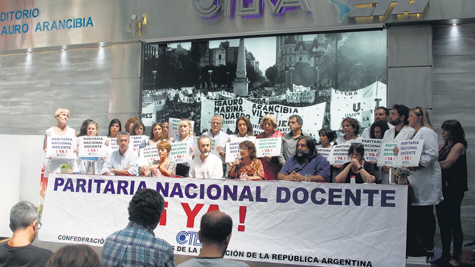 “El Gobierno pretende llevar a los maestros al conflicto sin convocar al diálogo”, advirtieron desde Ctera.