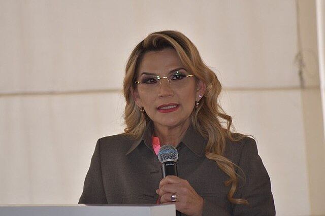 Expresidenta de facto de Bolivia, Jeanine Áñez. Fuente: Wikimedia Commons.