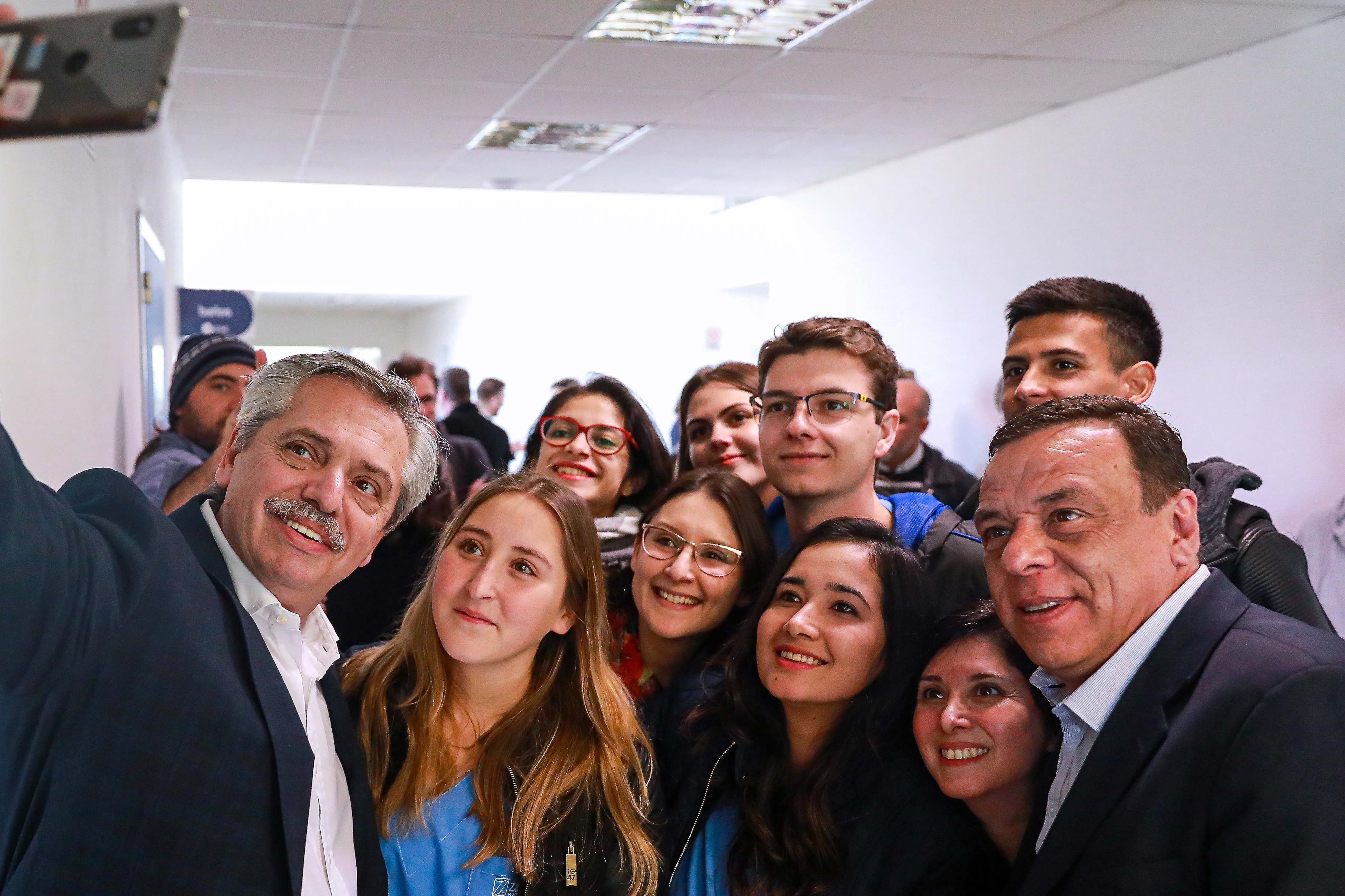Alberto Fernández junto al intendente de Zárate, Osvaldo Caffaro.