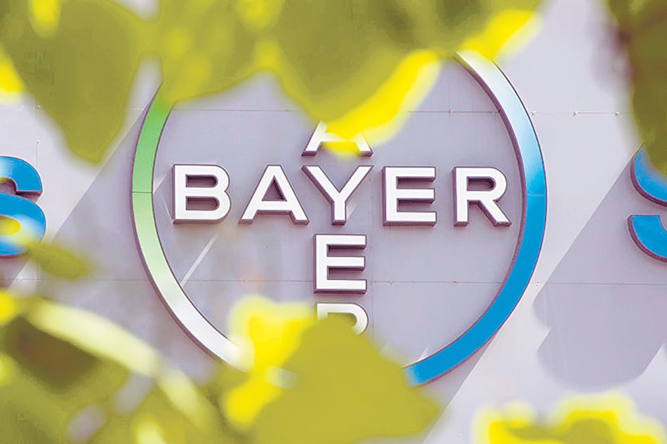 A la campaña “Si es Bayer es bueno”, los activistas responden “Si es Bayer es Monsanto”.