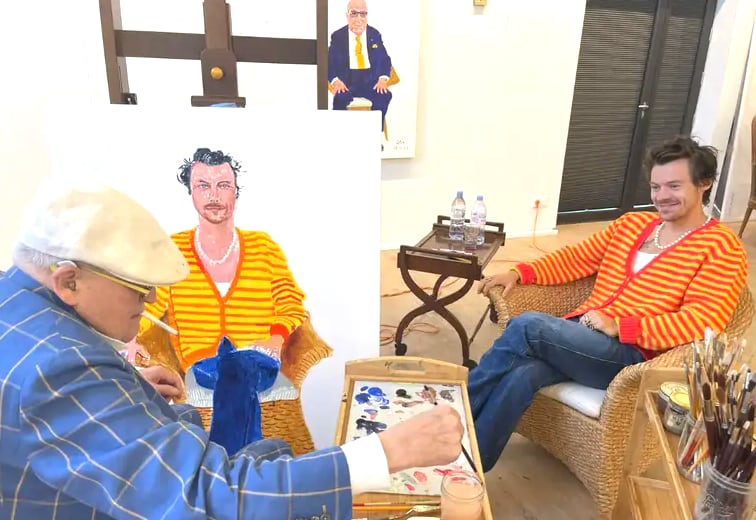 David Hockney y Harry Styles en el estudio del pintor en Normandia