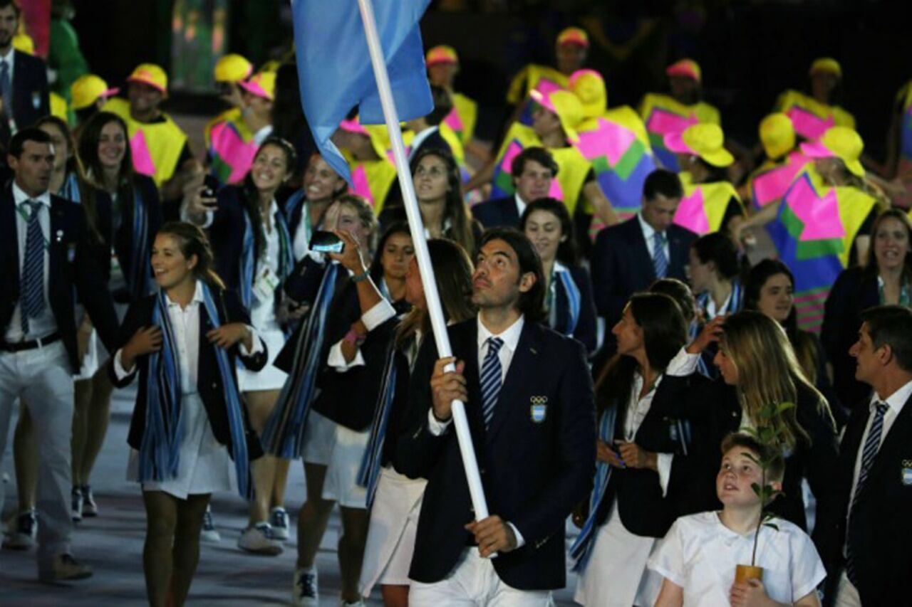 Luis Scola cuando fue abanderado olímpico