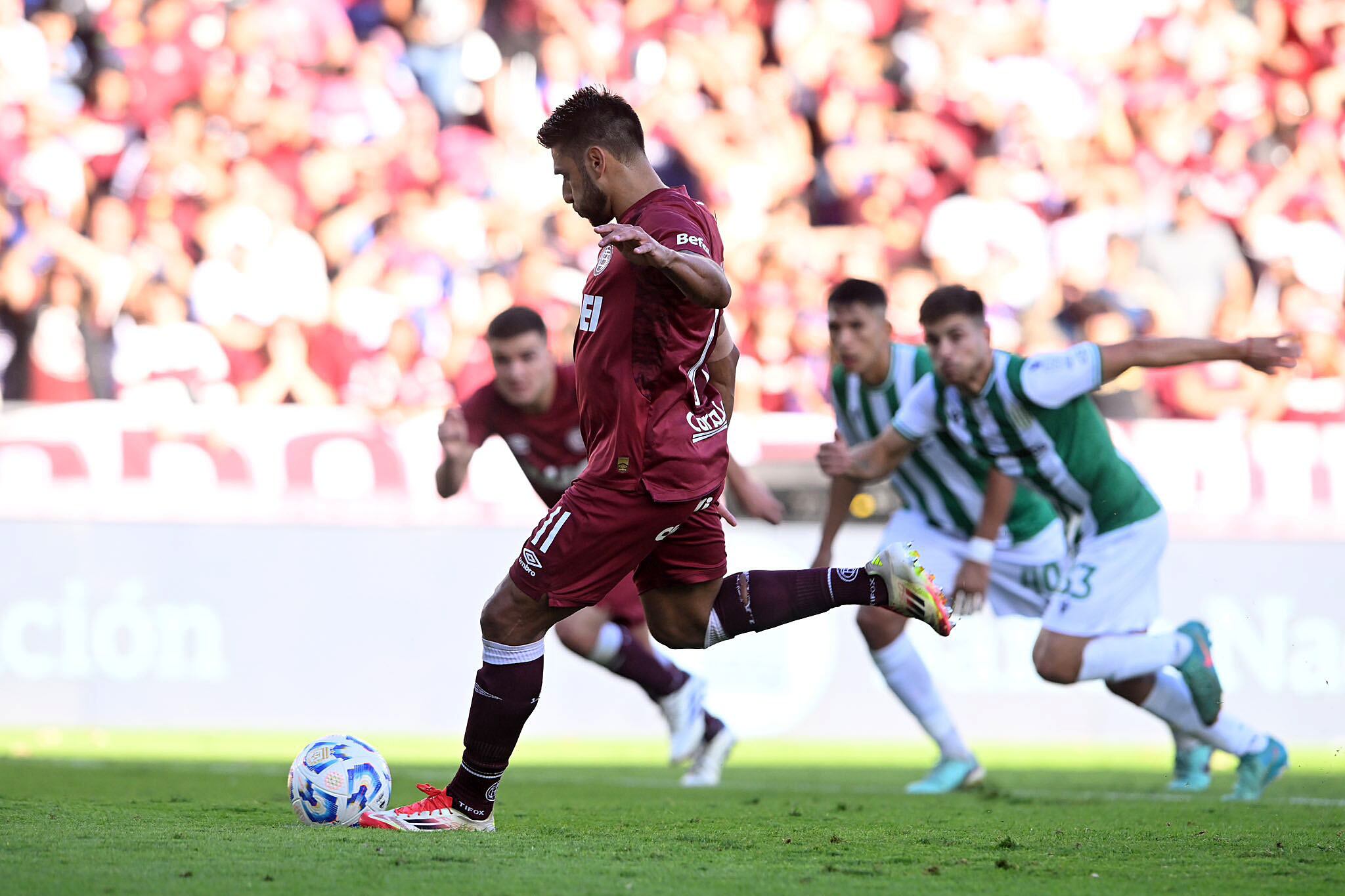 Salvio abrió el marcador con un penal