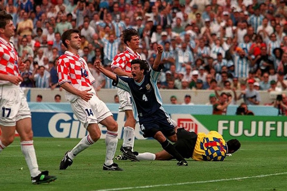 Pineda festeja su gol en el Mundial de Francia 1998