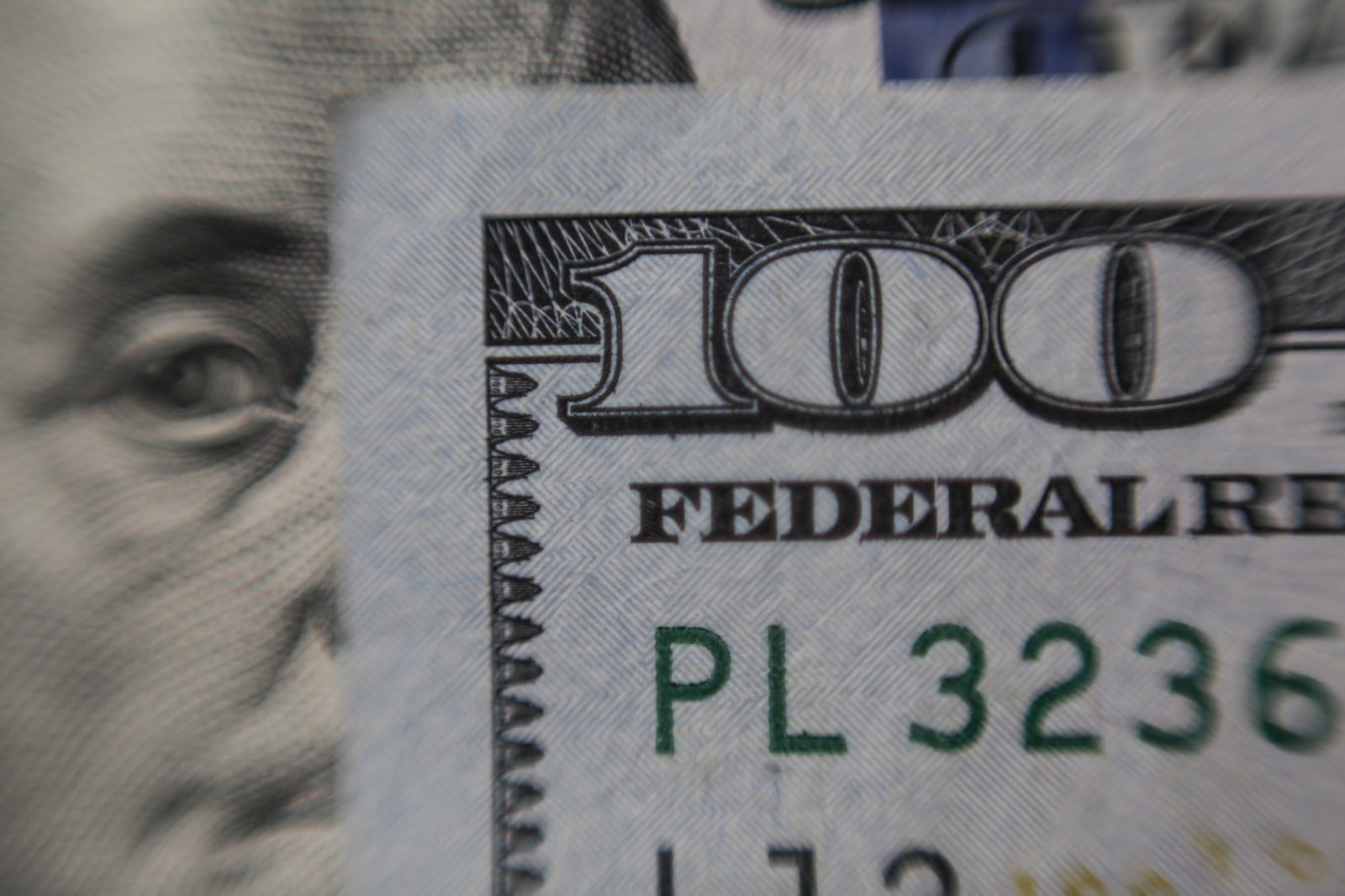 Pese a los mensajes de Milei de liderar un hiperajuste fiscal, los dólares no ingresan y a la Argentina no le creen ni los inversores de afuera ni los de adentro.