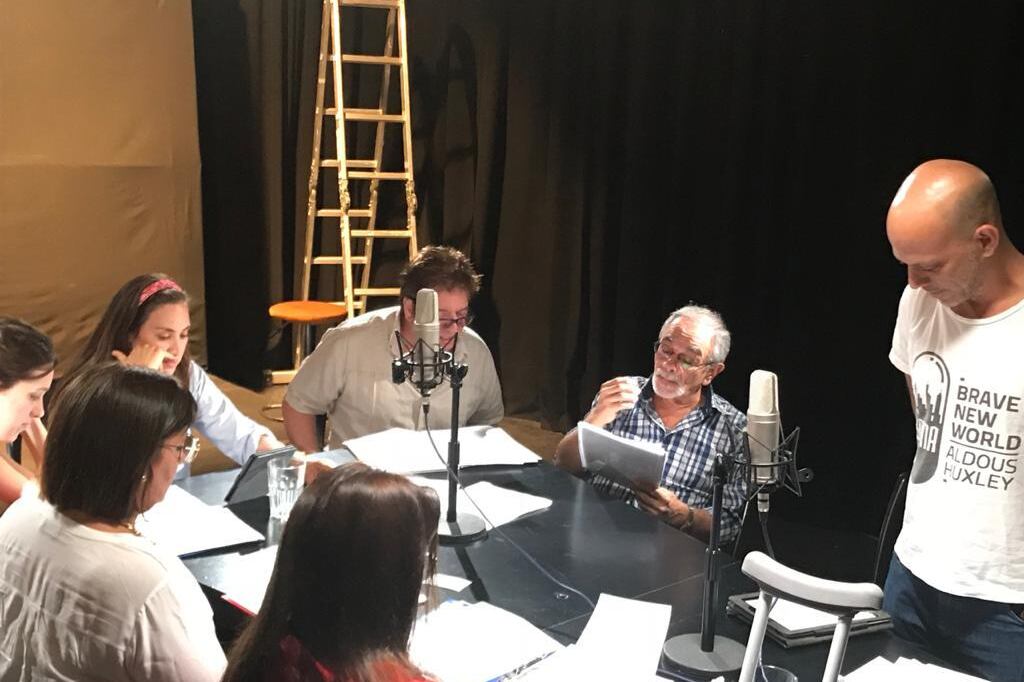 La obra cuando todavía se podía ensayar "presencial". Va por Radio Gráfica y otras emisoras comunitarias.