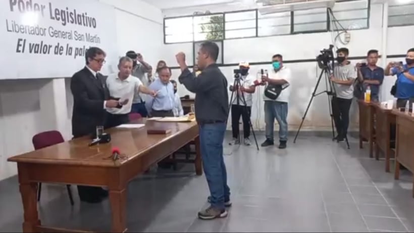 La jura del concejal clasista José María Leiva. 