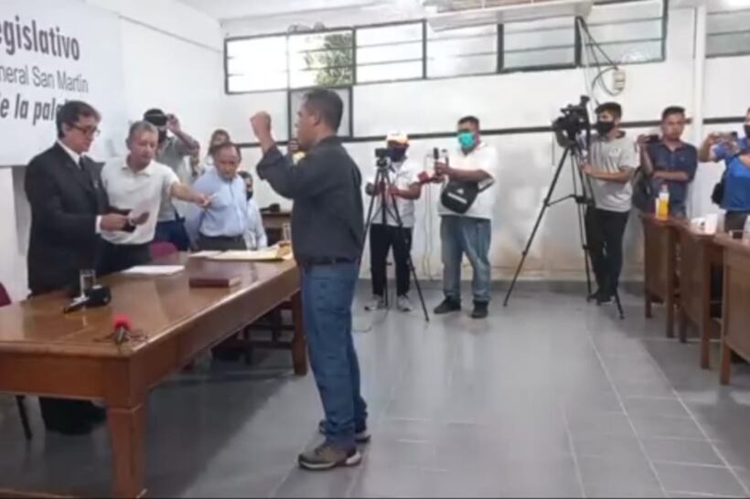 La jura del concejal clasista José María Leiva.