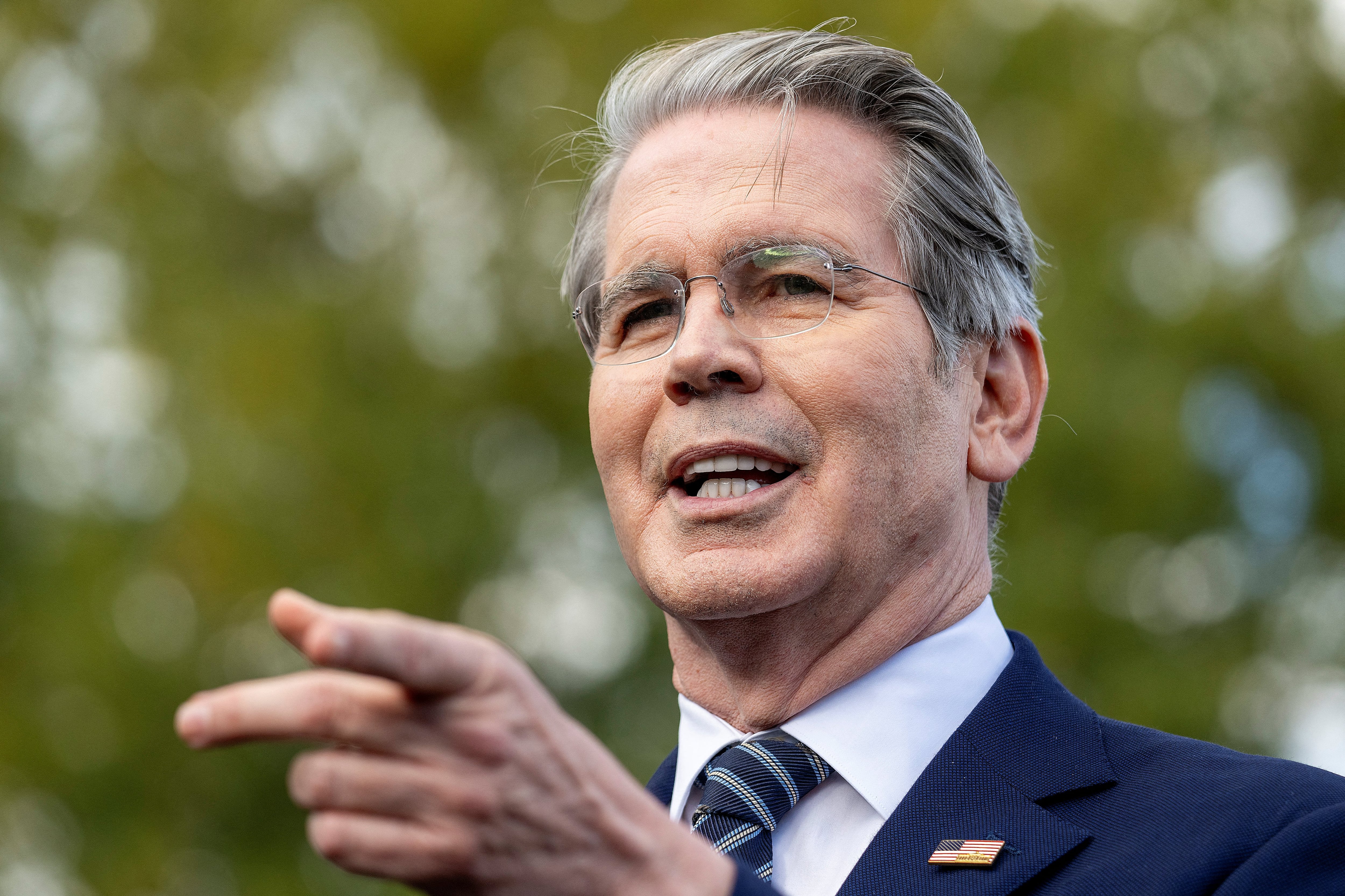 Luego de las elecciones, Bessent saludó al presidente Milei.